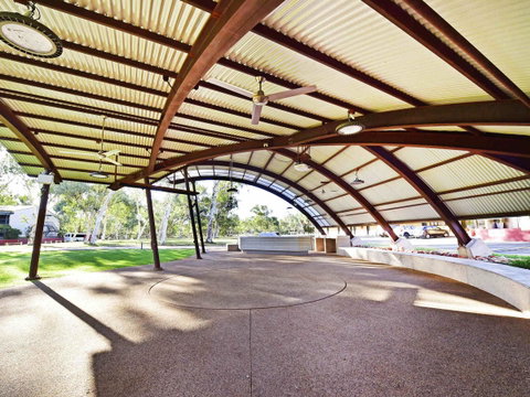 Mercure Alice Springs Resort - C Tourism 8