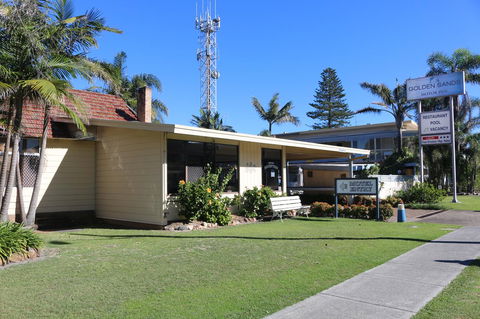 Golden Sands Motor Inn - C Tourism 10