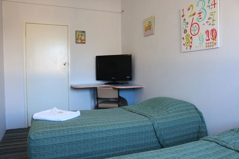 Golden Sands Motor Inn - C Tourism 19