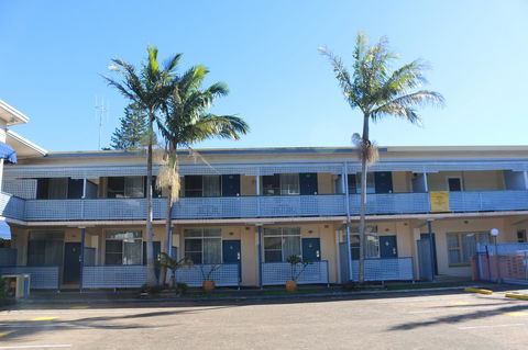 Golden Sands Motor Inn - C Tourism 11