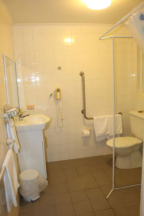 Golden Sands Motor Inn - C Tourism 23