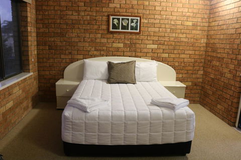 Golden Sands Motor Inn - C Tourism 0