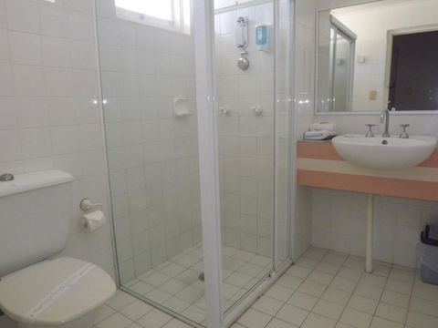 Golden Sands Motor Inn - C Tourism 30