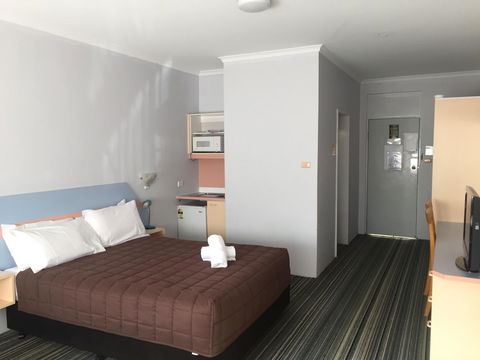 Golden Sands Motor Inn - C Tourism 8