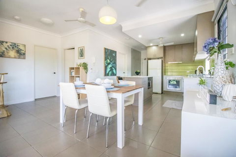 ZEN QUEST - The NOMADS PAD Near Nightcliff Markets & Sunset Foreshore - C Tourism 13