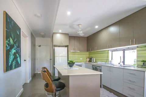 ZEN QUEST - The NOMADS PAD Near Nightcliff Markets & Sunset Foreshore - C Tourism 27