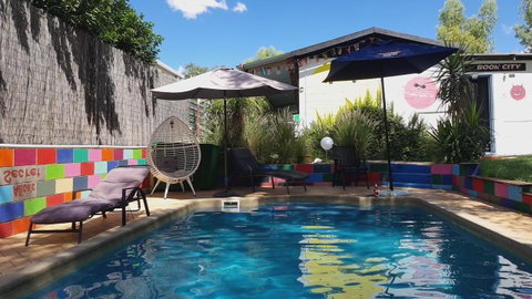 Alice\'s Secret Travellers Inn - C Tourism 19