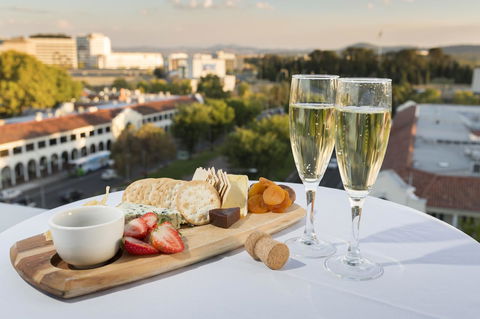Novotel Canberra - C Tourism 36