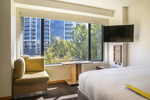 Crowne Plaza Canberra, An IHG Hotel - C Tourism 14