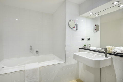 Crowne Plaza Canberra, An IHG Hotel - C Tourism 28