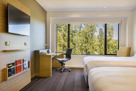 Crowne Plaza Canberra, An IHG Hotel - C Tourism 22