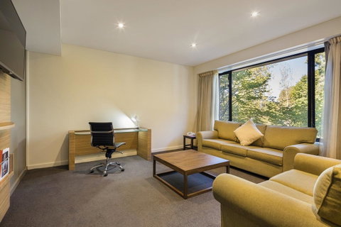 Crowne Plaza Canberra, An IHG Hotel - C Tourism 37