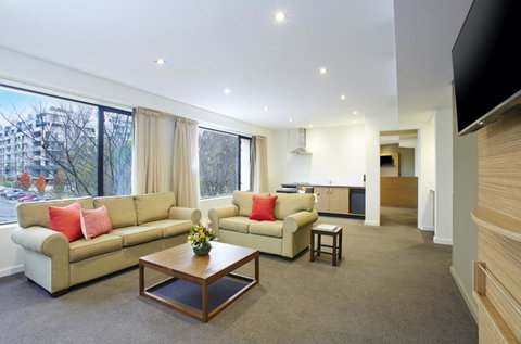 Crowne Plaza Canberra, An IHG Hotel - C Tourism 11