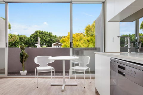 Bondi Beach Studio King Suite + Balcony - C Tourism 2