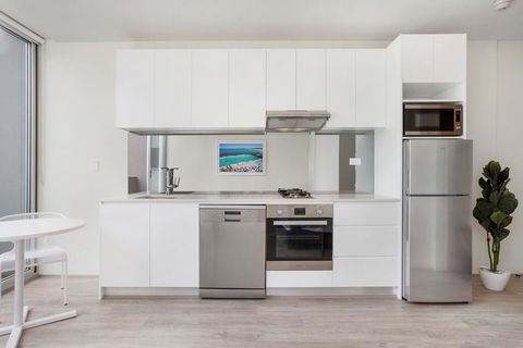 Bondi Beach Studio King Suite + Balcony - C Tourism 3
