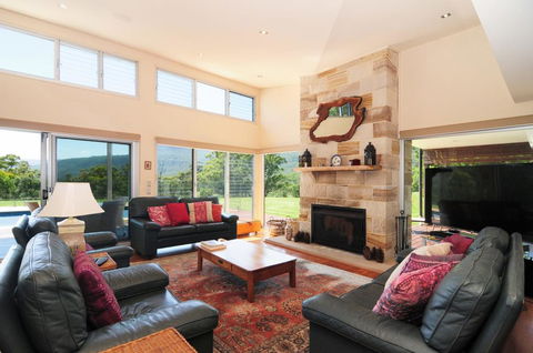 Bottlebrush Lodge - Great Views And A Pool! - C Tourism 0