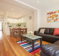 Boutique Stays - Melrose Terrace Townhouse in North Melbourne - C Tourism