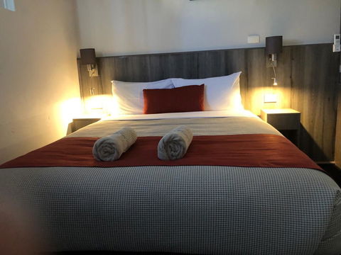 Bradman Motor Inn - C Tourism 2