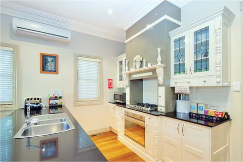 Brantwood Cottage Luxury Accommodation - C Tourism 1