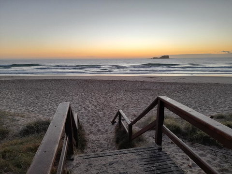Breakers At Mudjimba Beach - C Tourism 1
