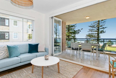 Breath-taking Ocean Front Apartment - C Tourism 0