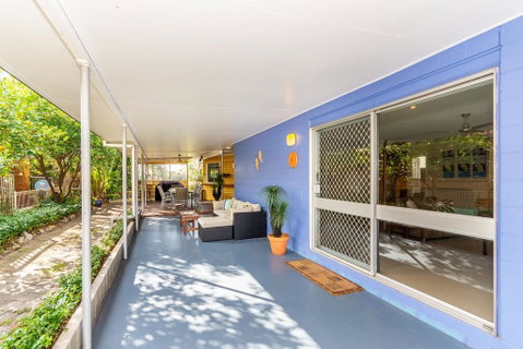 Bribie Beach House, Waterfront Directly Across The Road - Solander Esp, Banksia Beach - C Tourism 3