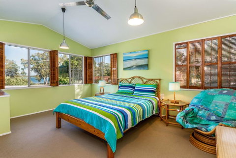 Bribie Beach House, Waterfront Directly Across The Road - Solander Esp, Banksia Beach - C Tourism 1
