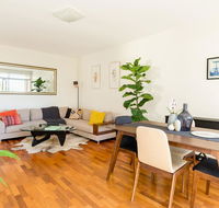 Bright and spacious apartment near Bronte beach - C Tourism