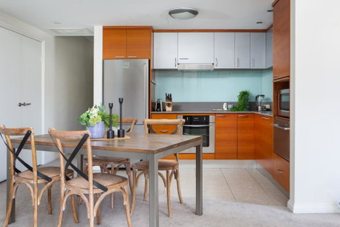 Bright Modern Apartment Steps From Beach And Ferry - C Tourism 2