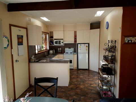 Bright's Wombat's Retreat - C Tourism 2
