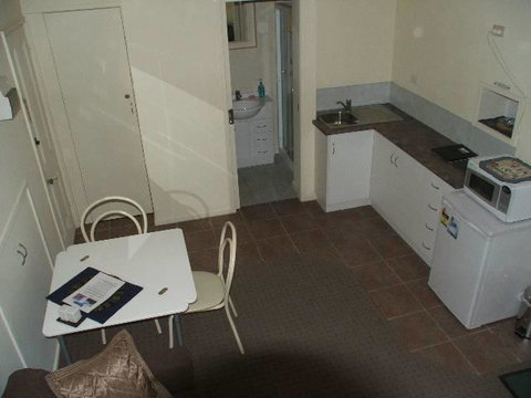 Bristol House Accommodation - C Tourism 2