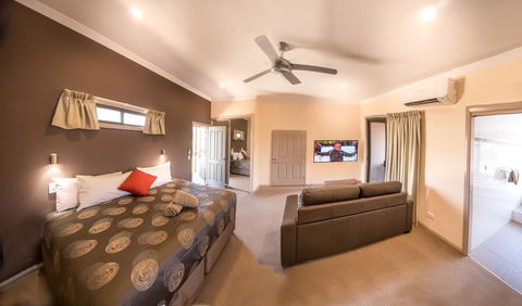 Broken Hill Outback Resort - C Tourism 0