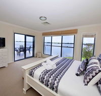 Brookwater- Waterfront on Lake Mulwala - C Tourism