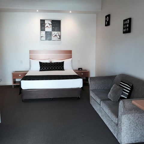 Burkes Hotel Motel - C Tourism 3
