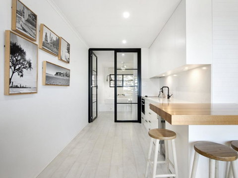 Burleigh By The Sea - C Tourism 1