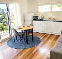 Cabin in the Sky Glorious Views to Magnetic Island - C Tourism