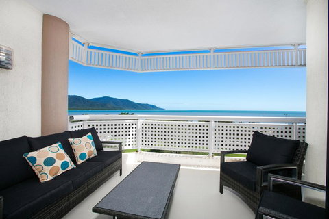 Cairns Luxury Waterfront Apartment - C Tourism 3