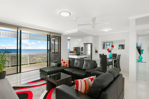 Cairns Luxury Waterfront Apartment - C Tourism 0