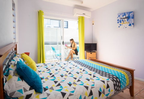 Cairns Sharehouse Apartment - C Tourism 0