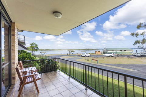 Camawood 2 - C Tourism 0