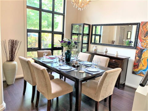 Campbelltown Most Sought After Park Central Home - C Tourism 2