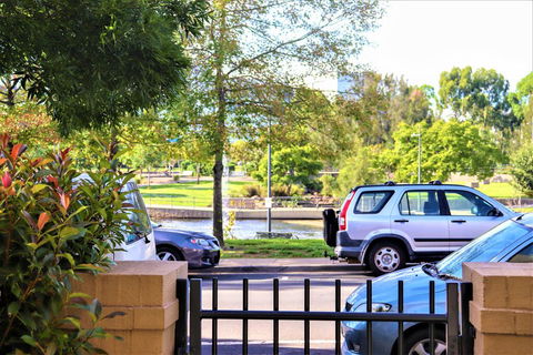 Campbelltown Most Sought After Park Central Home - C Tourism 1