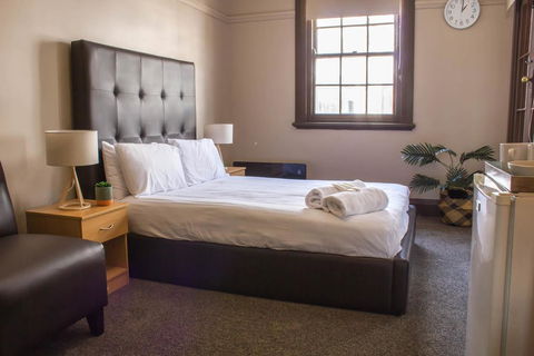 Campsie Hotel - C Tourism 0