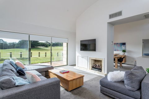 Cape Schanck Golf Getaway - C Tourism 0
