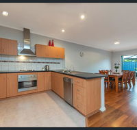 Cardiff St House - C Tourism