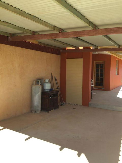Caretakers Cottage Budget Accommodation - C Tourism 2