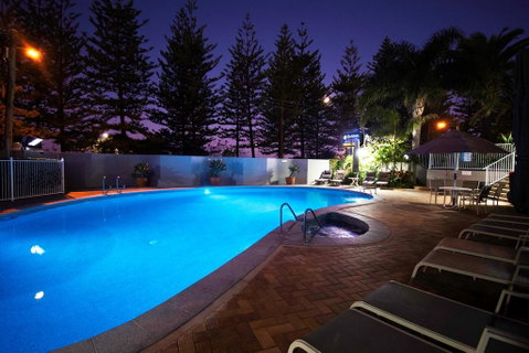 Cashelmara Beachfront Apartments - C Tourism 2