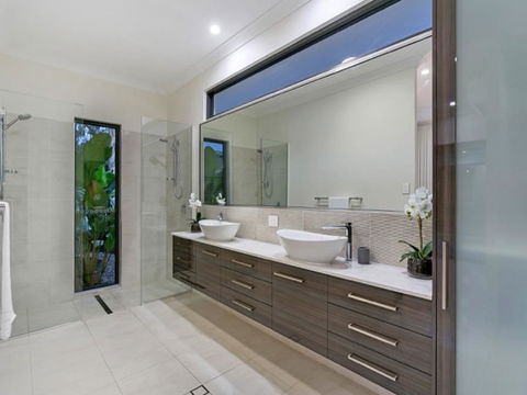 Castaways - Palm Cove - C Tourism 2