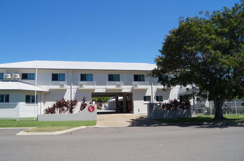Castle Crest Motel - C Tourism 0