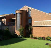 Castle stay at lakes entrance - C Tourism